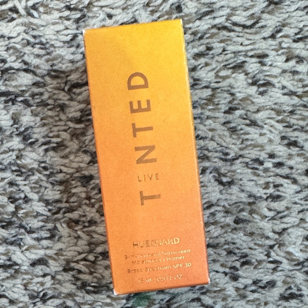 Live Tinted Hue Guard 3 in 1 mineral Sunscreen